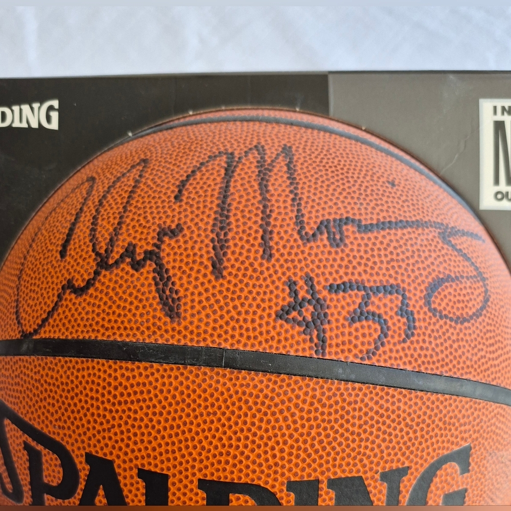 Alonzo Mourning #33 Autographed NBA Spalding Basketball - Picture 2 of 8